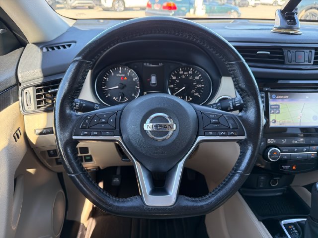 Used 2017 Nissan Rogue SL w/ SL Premium Package FWD image 10