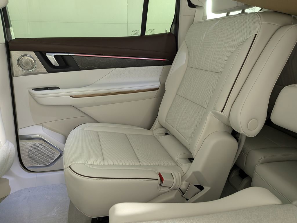 New 2026 Buick Enclave Avenir AWD/4WD image 35