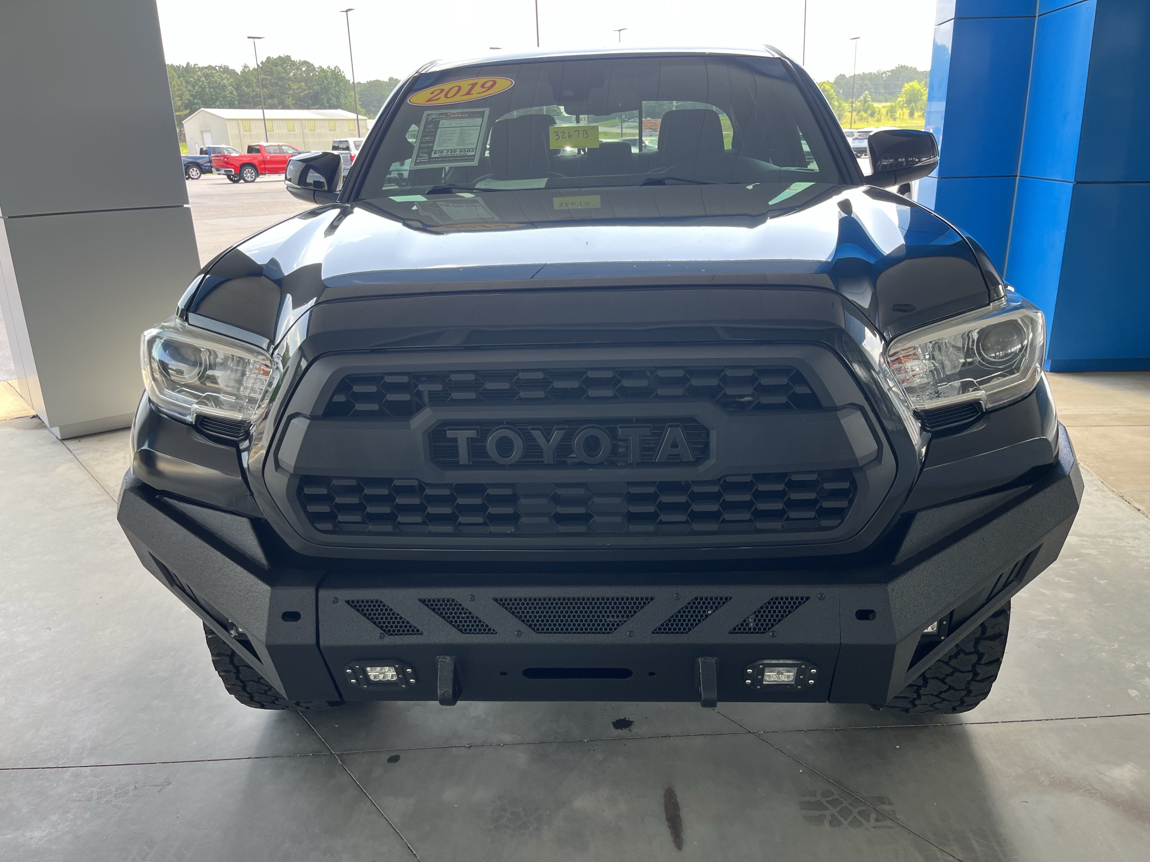 Used 2019 Toyota Tacoma TRD Off-Road AWD/4WD image 7