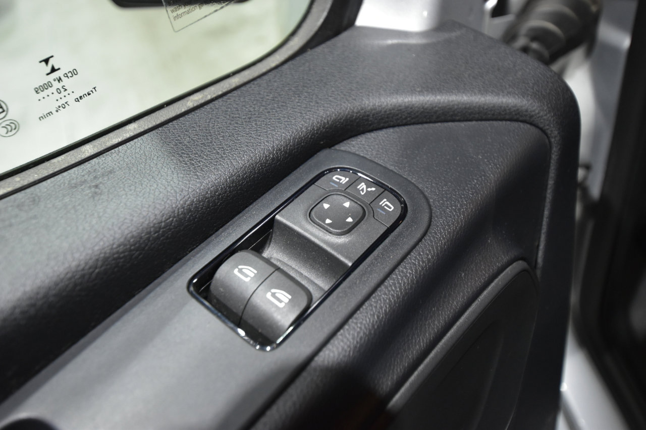 Used 2021 Mercedes-Benz Sprinter 2500 image 14