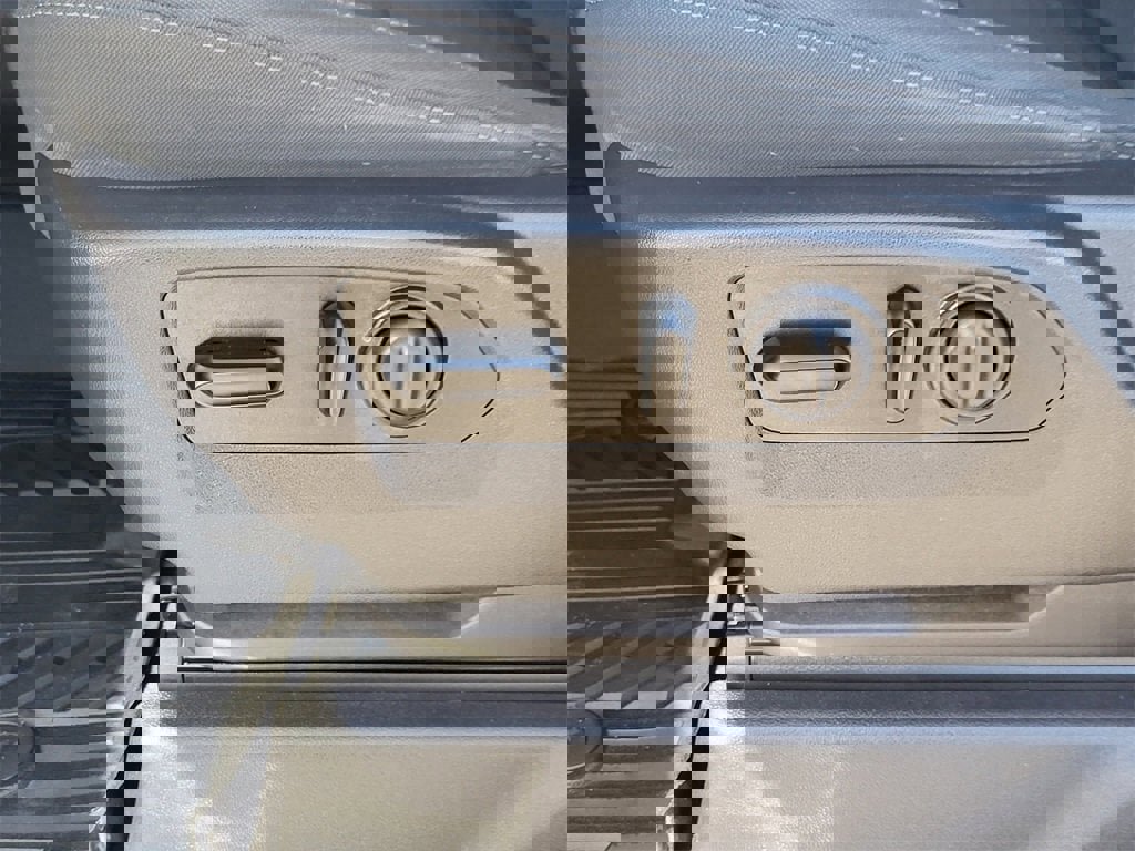 Used 2021 Chevrolet Silverado 1500 LT Trail Boss w/ Convenience Package II image 7