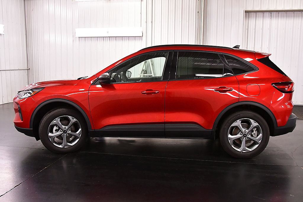 Used 2025 Ford Escape ST-Line w/ Tech Pack #1 image 4