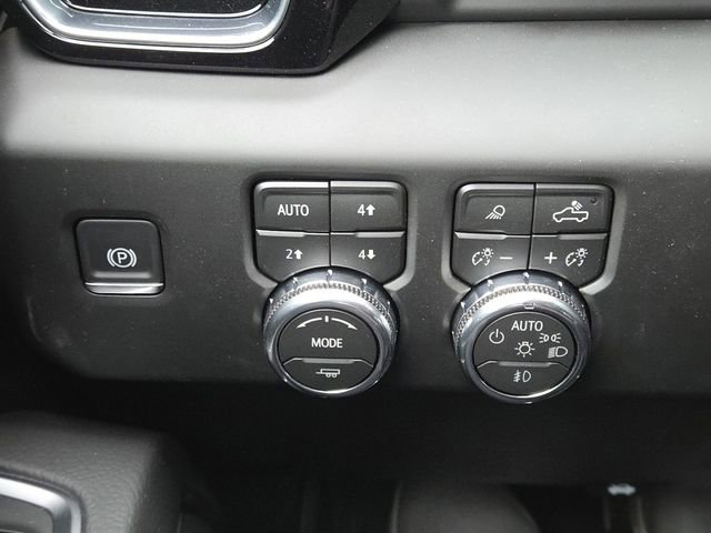 New 2026 GMC Sierra 3500 Denali w/ Denali Reserve Package AWD/4WD image 15