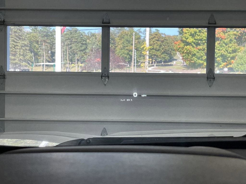 Used 2023 GMC Acadia Denali w/ Denali Technology Package image 7