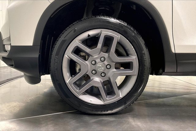 Used 2023 Honda Passport EX-L image 9