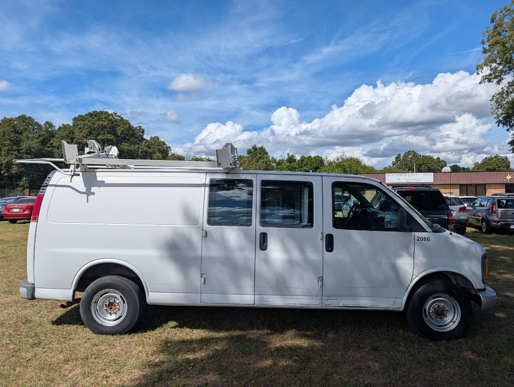 Used 2001 GMC Savana 2500 Extended RWD image 2