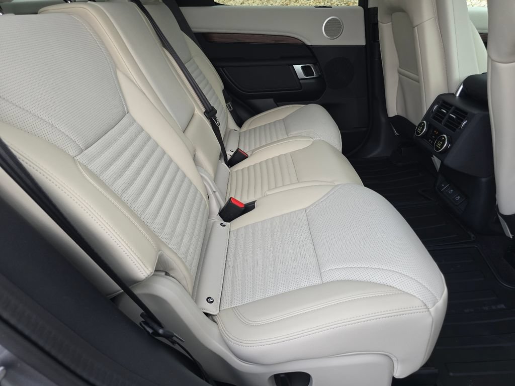 New 2026 Land Rover Discovery S AWD/4WD image 31