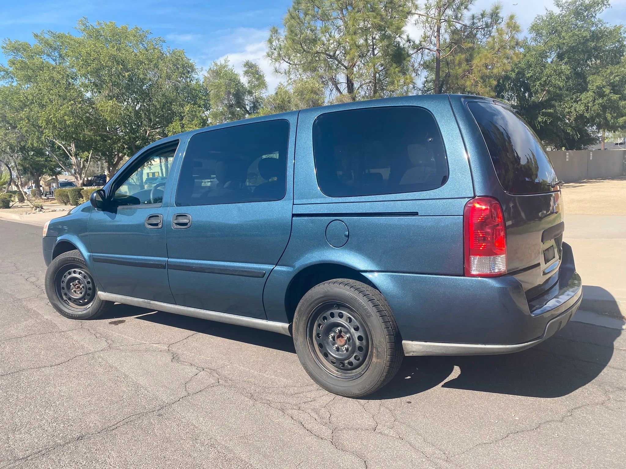 Used 2005 Chevrolet Uplander w/ Climate Package image 3