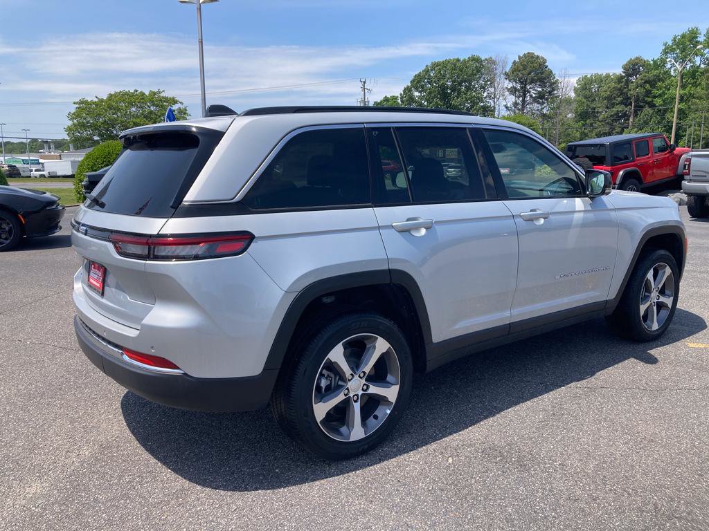 New 2024 Jeep Grand Cherokee Limited 4xe w/ Luxury Tech Group II AWD/4WD image 5