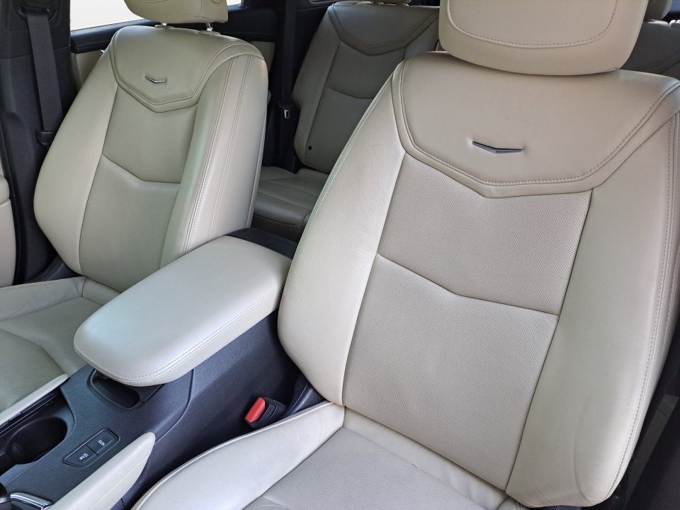 Used 2017 Cadillac XT5 Premium Luxury FWD image 11