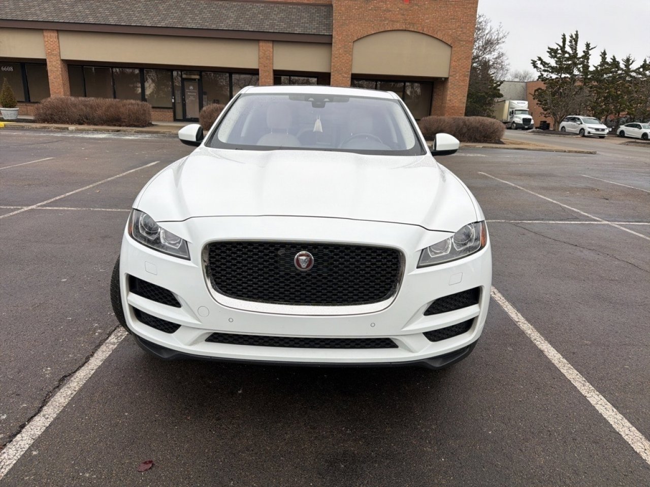 Used 2020 Jaguar F-PACE Prestige image 3