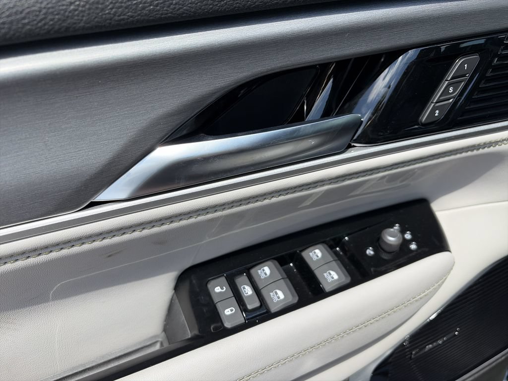 New 2026 Jeep Grand Wagoneer L Limited AWD/4WD image 18