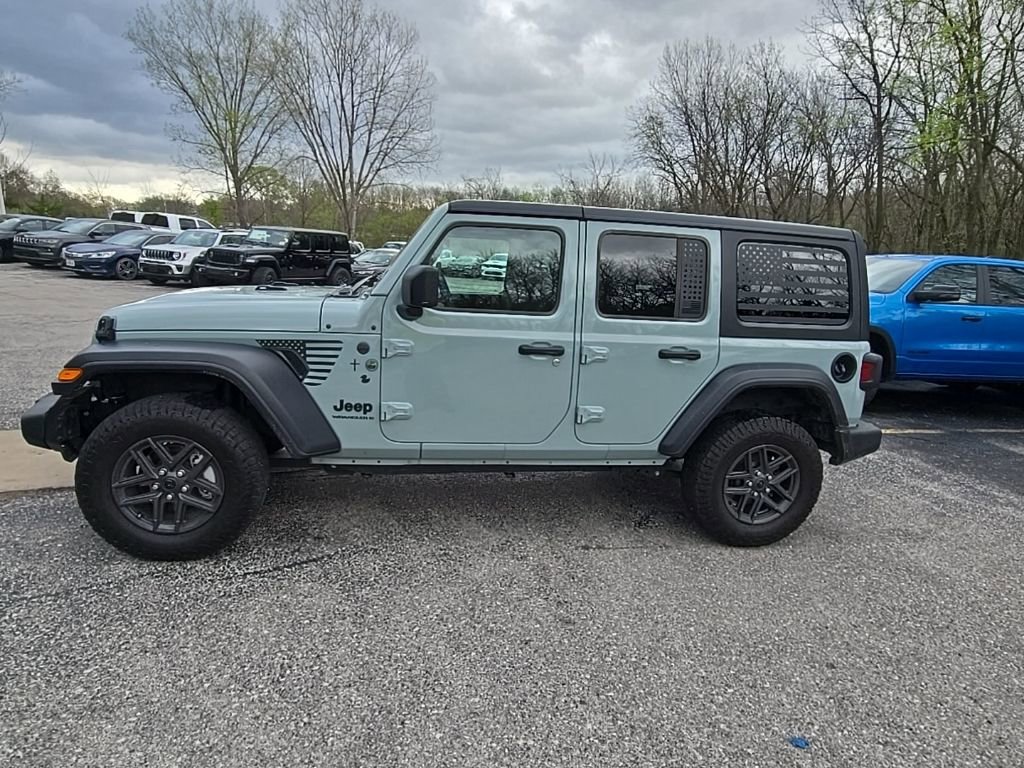 Used 2024 Jeep Wrangler Sport S image 3