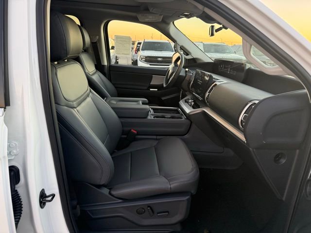 New 2025 Ford Expedition Active image 11