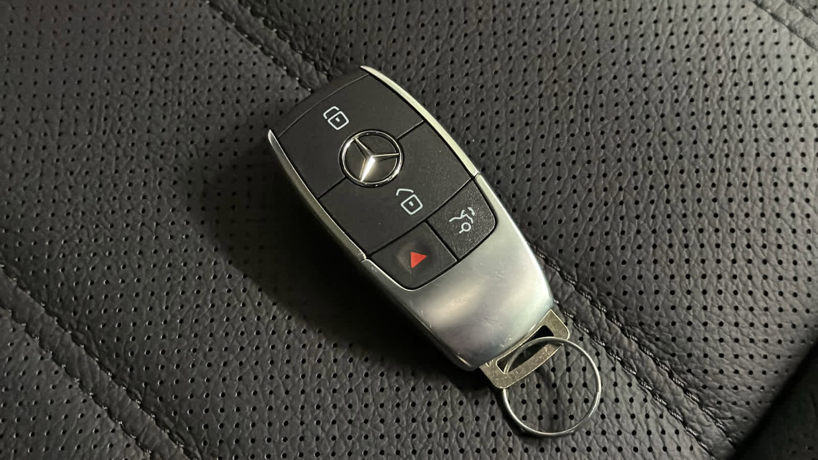 New 2026 Mercedes-Benz GLS 580 4MATIC image 36