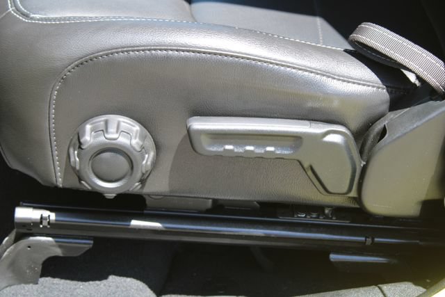 Used 2023 Jeep Wrangler Unlimited Sahara w/ Cold Weather Group AWD/4WD image 44