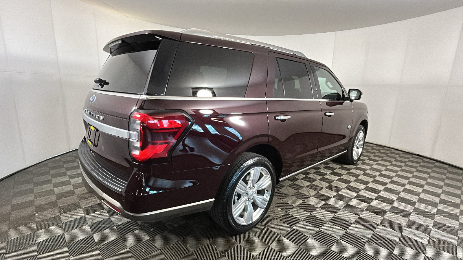 Used 2023 Ford Expedition King Ranch AWD/4WD image 3