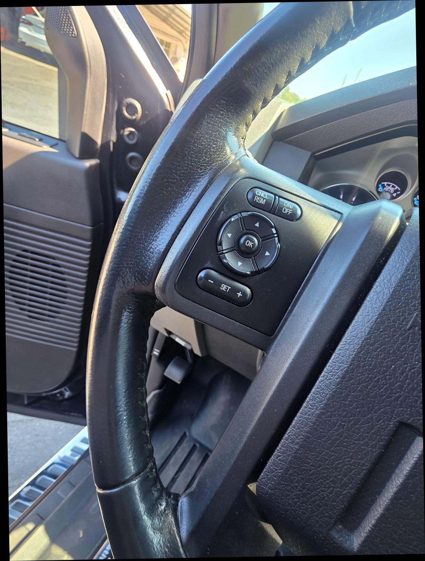 Used 2011 Ford F450 Lariat w/ Lariat Ultimate Pkg image 23