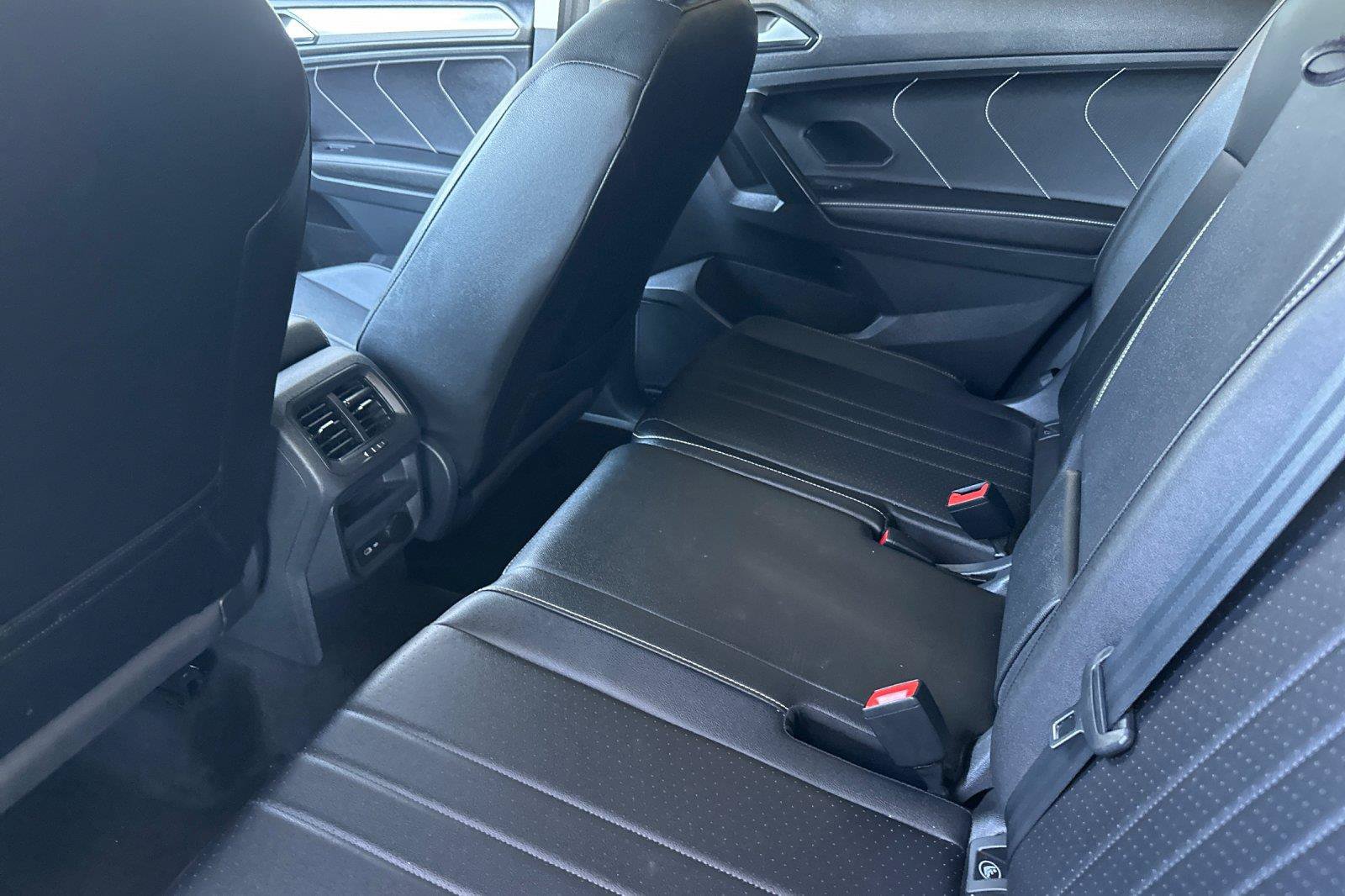 Certified 2023 Volkswagen Tiguan SE FWD image 12