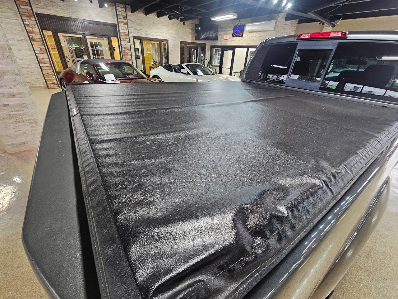 Used 2017 Nissan Frontier SV image 16