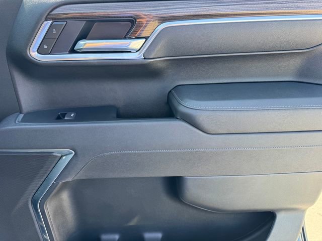 Used 2025 Chevrolet Silverado 1500 LT AWD/4WD image 7