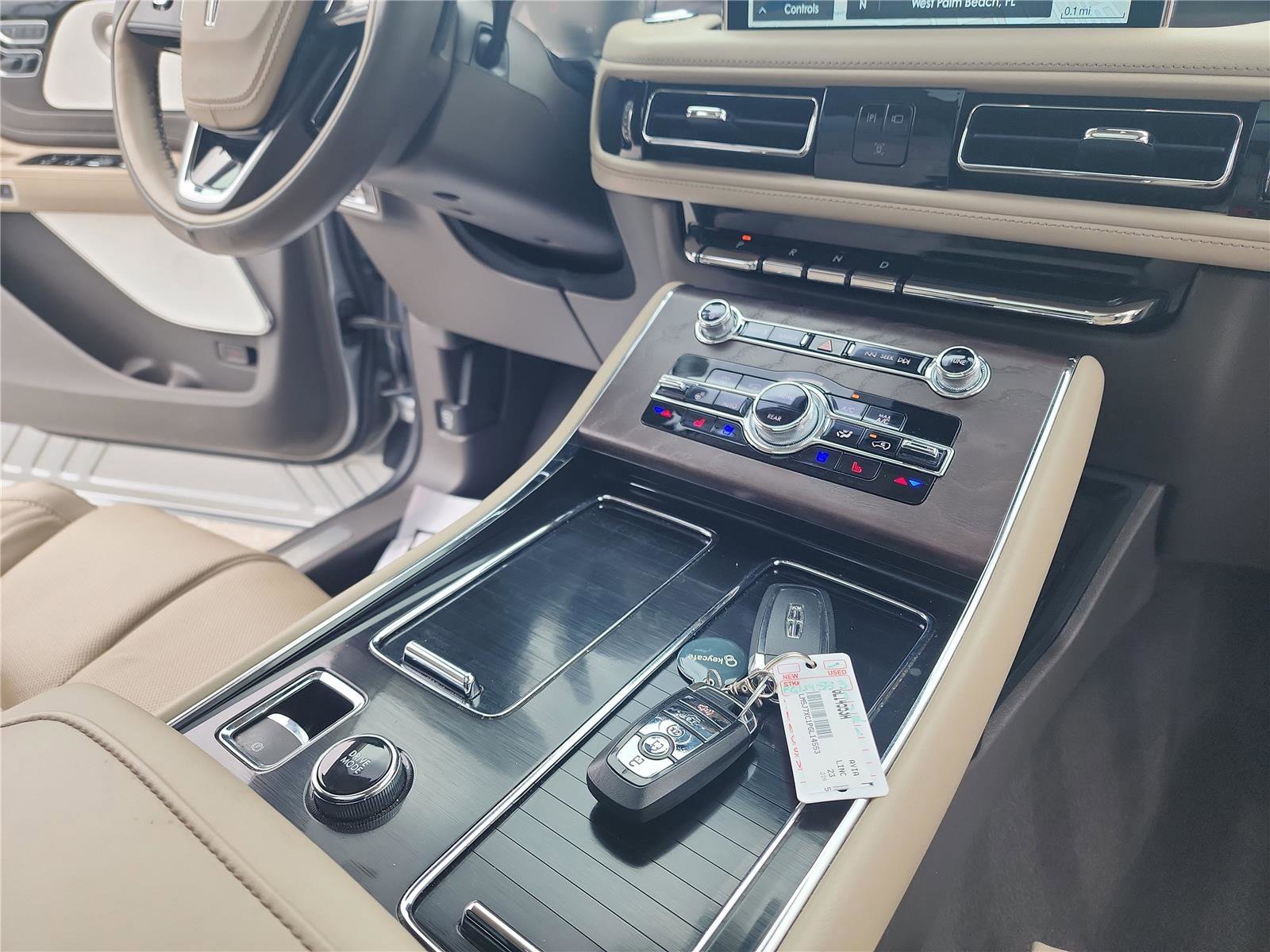 Used 2023 Lincoln Aviator Reserve w/ Equipment Group 201A AWD/4WD image 35