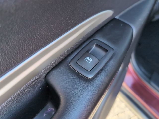 Used 2019 Dodge Durango SXT image 12