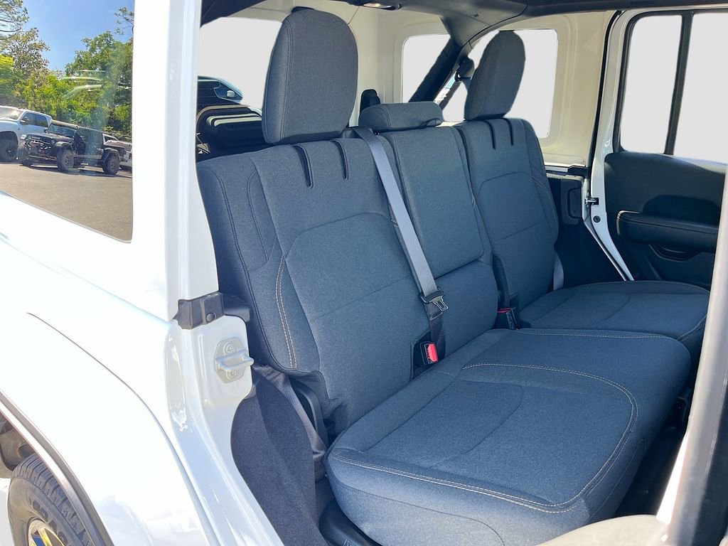 Certified 2025 Jeep Wrangler Unlimited Sahara w/ Safety Group image 25