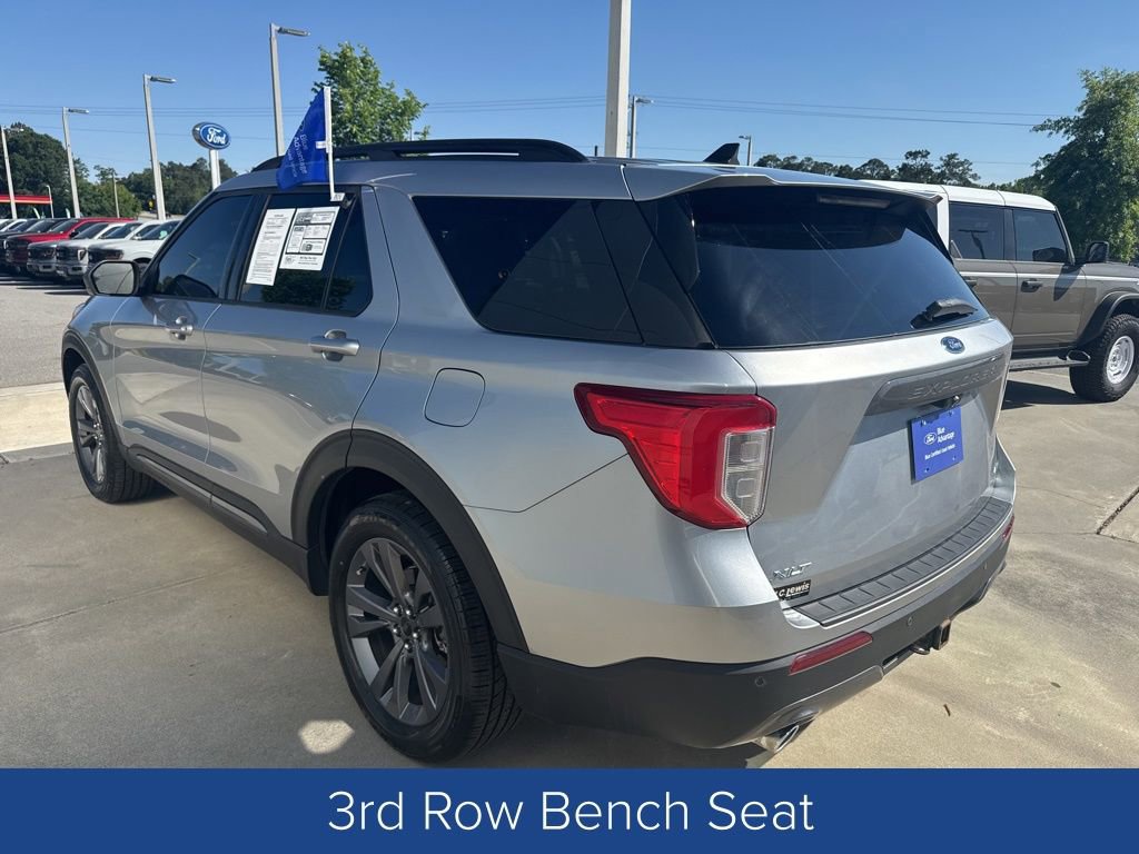 Used 2021 Ford Explorer XLT w/ Equipment Group 202A image 4