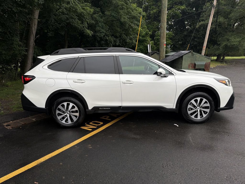 Certified 2022 Subaru Outback Premium AWD/4WD image 9