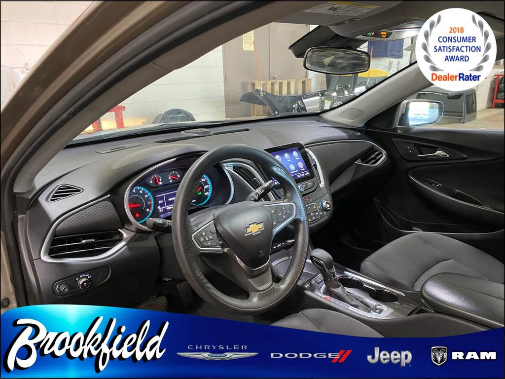 Used 2023 Chevrolet Malibu LT w/ Driver Confidence Package image 32