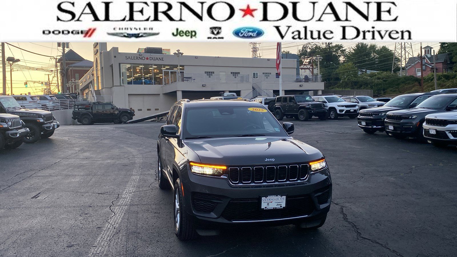 Used 2025 Jeep Grand Cherokee Laredo X w/ Luxury Tech Group I