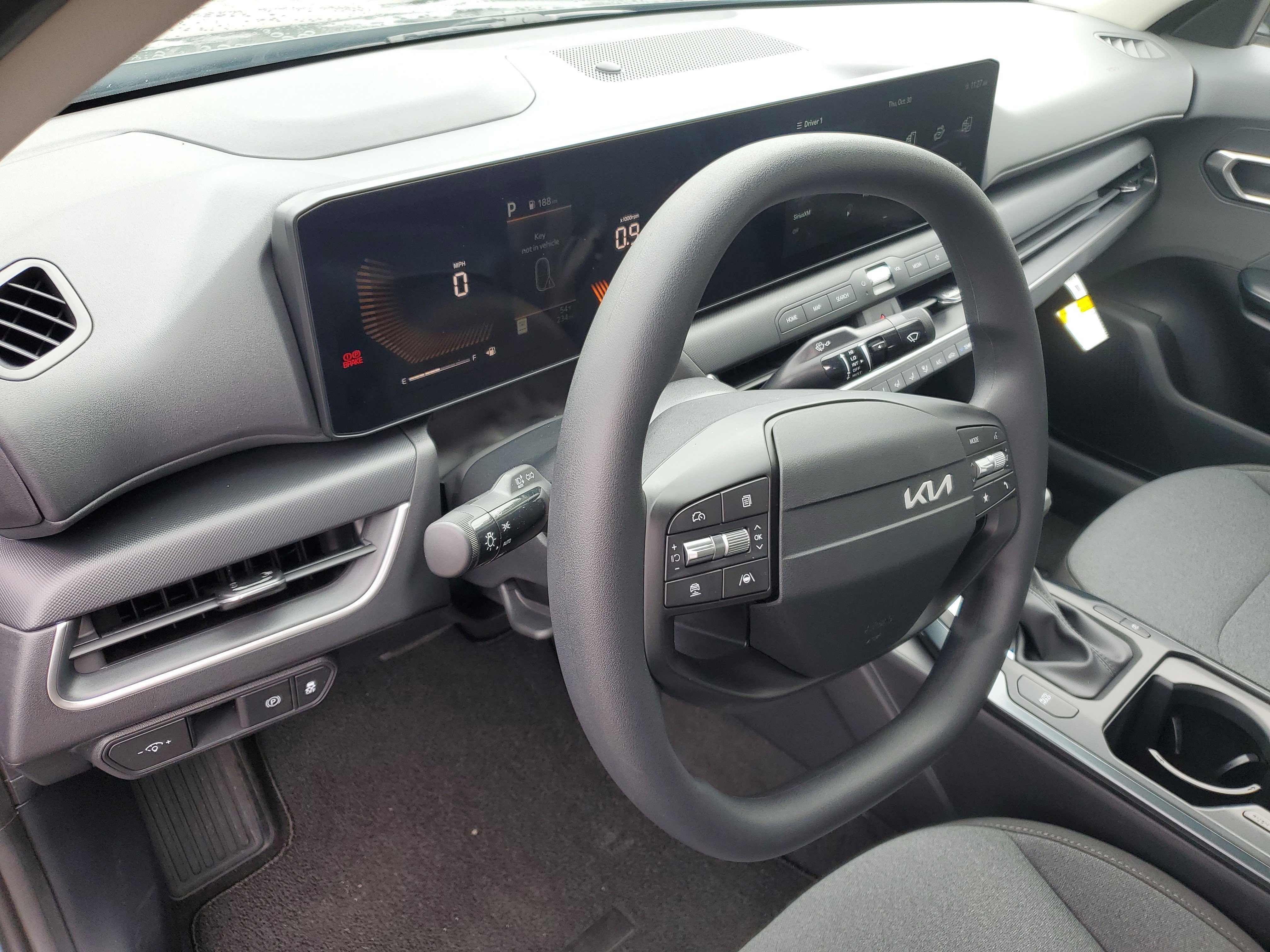 New 2025 Kia K4 LX image 19