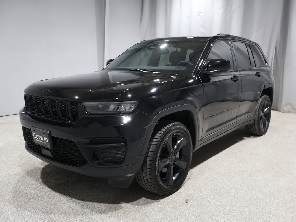 Used 2024 Jeep Grand Cherokee Altitude image 6