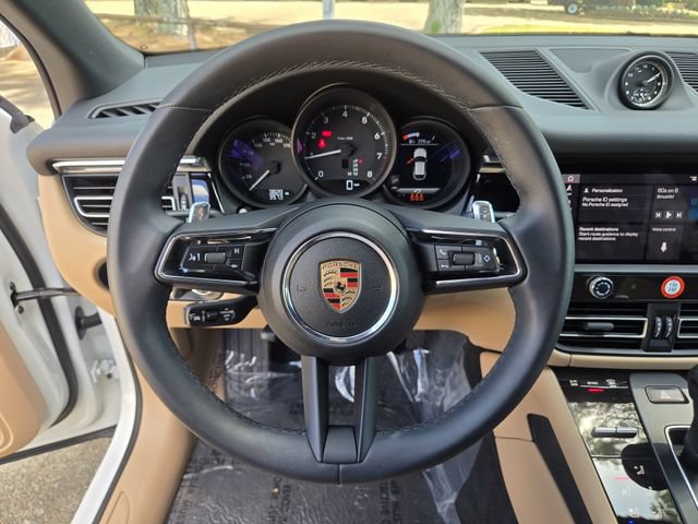 Used 2025 Porsche Macan Turbo AWD/4WD image 18