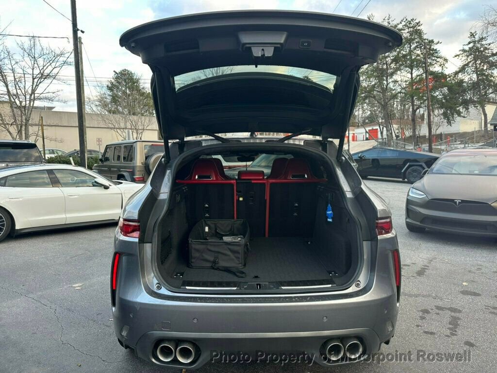 Used 2022 Jaguar F-PACE SVR image 27