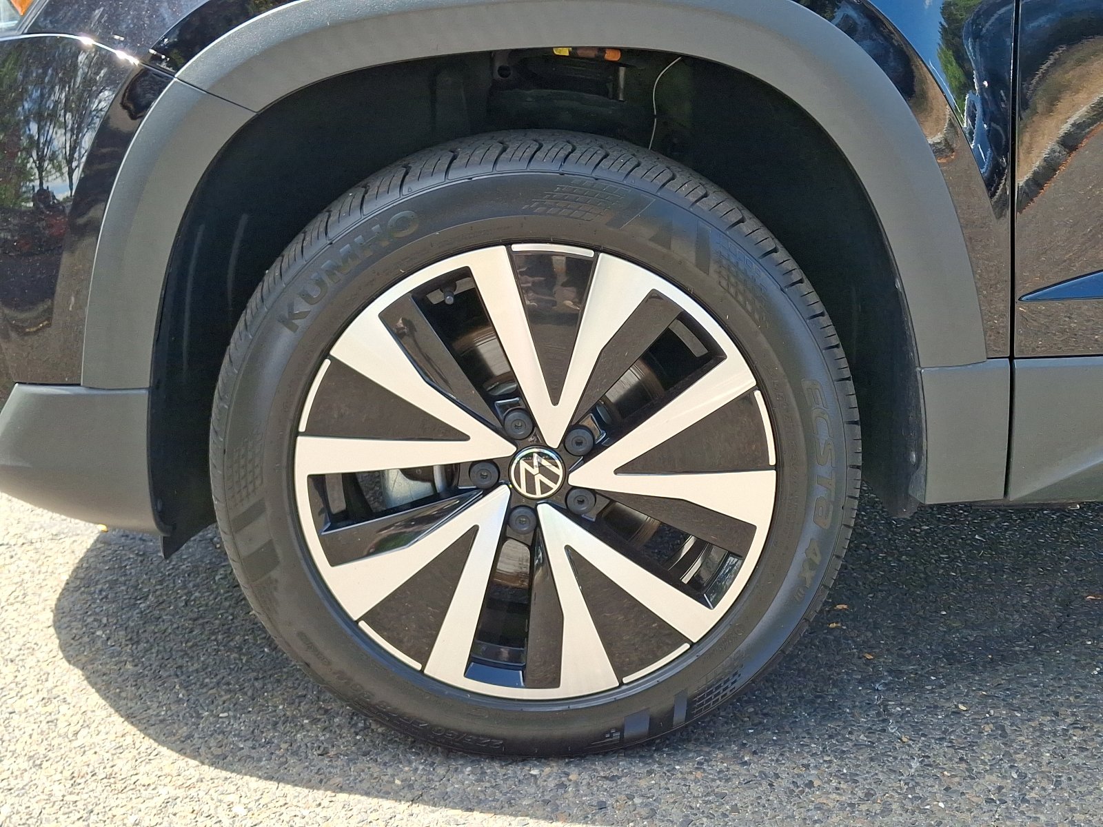 Used 2022 Volkswagen Taos SE w/ Driver Assistance Package AWD/4WD image 9