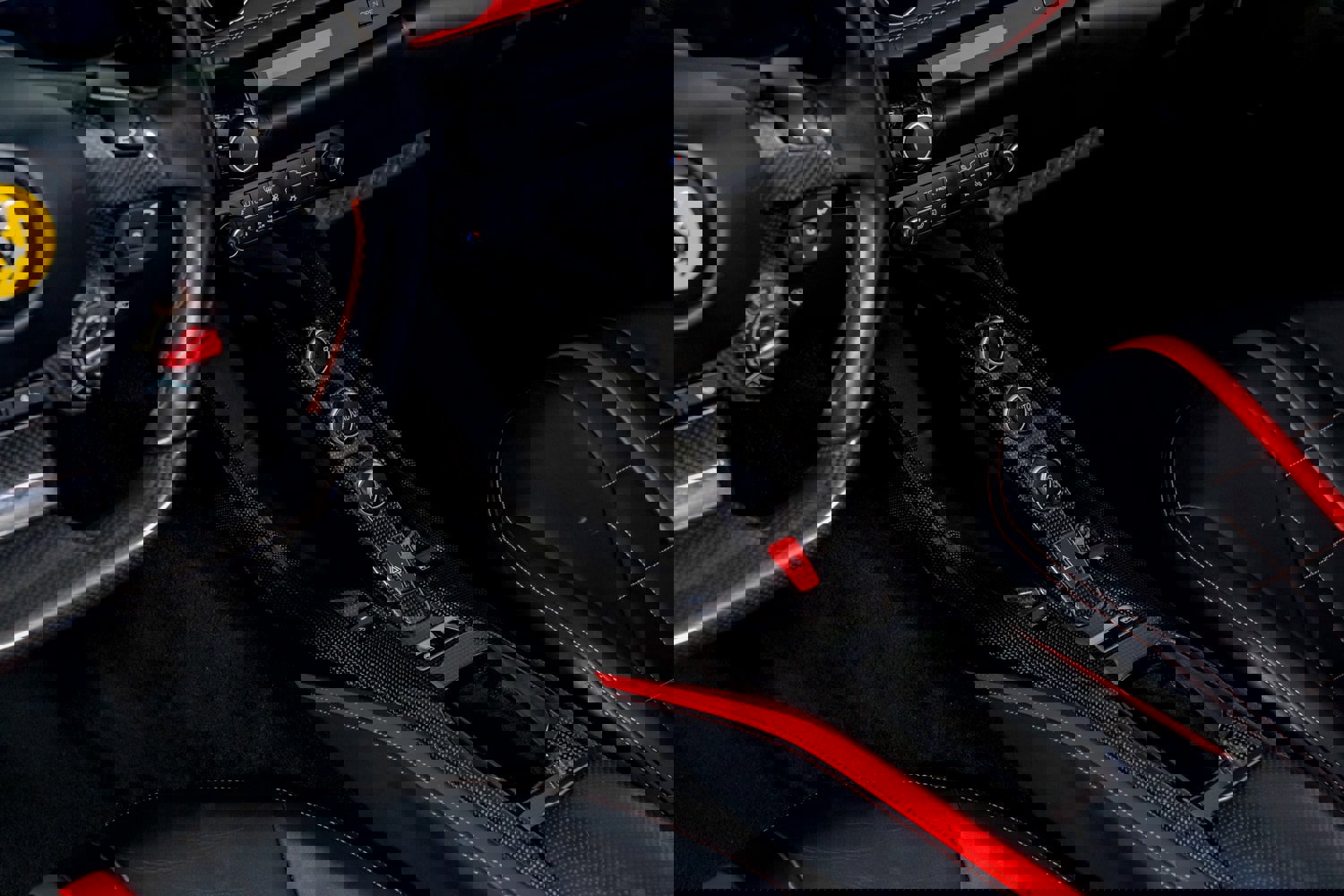 Used 2021 Ferrari 812 GTS image 31