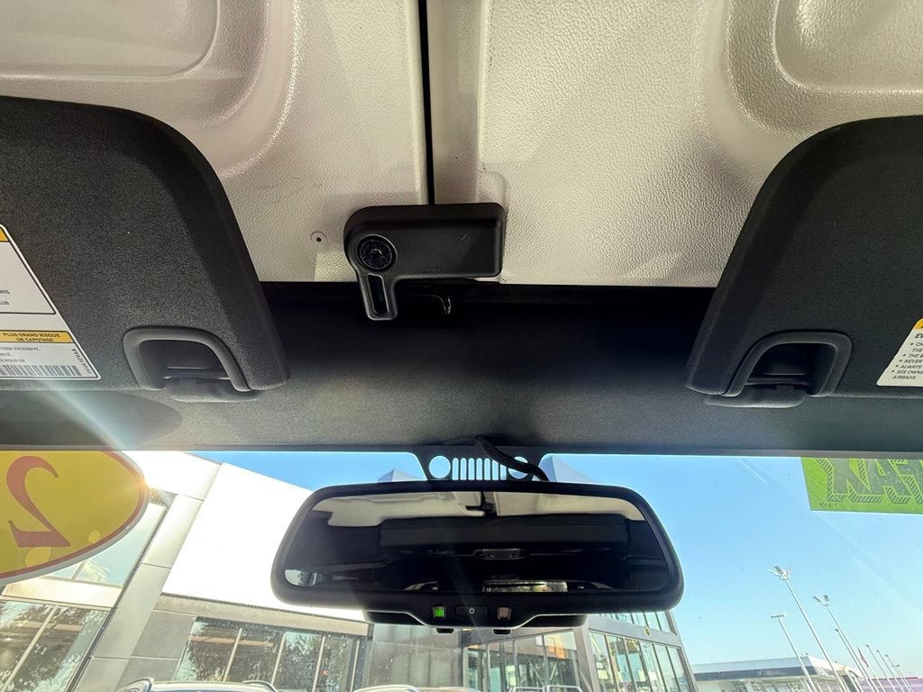 Used 2016 Jeep Wrangler Unlimited Sahara AWD/4WD image 28
