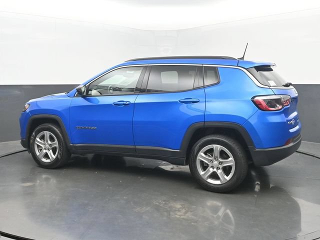 Used 2024 Jeep Compass Latitude AWD/4WD image 3