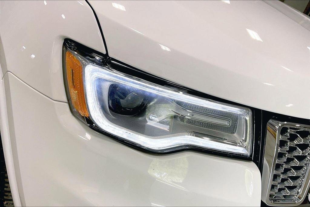Used 2018 Jeep Grand Cherokee Overland AWD/4WD image 32