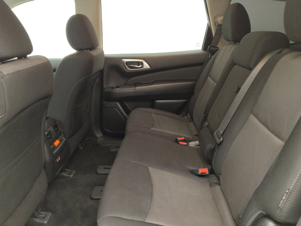 Used 2020 Nissan Pathfinder S AWD/4WD image 18