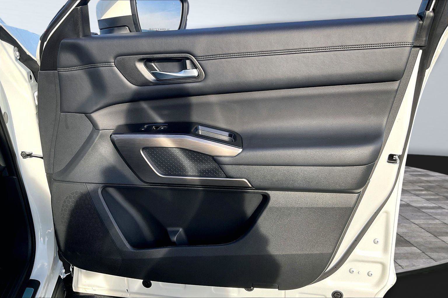 Certified 2024 Nissan Pathfinder Platinum w/ Cargo Package image 25