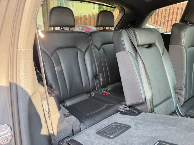Used 2019 Audi Q7 3.0T Prestige AWD/4WD image 32