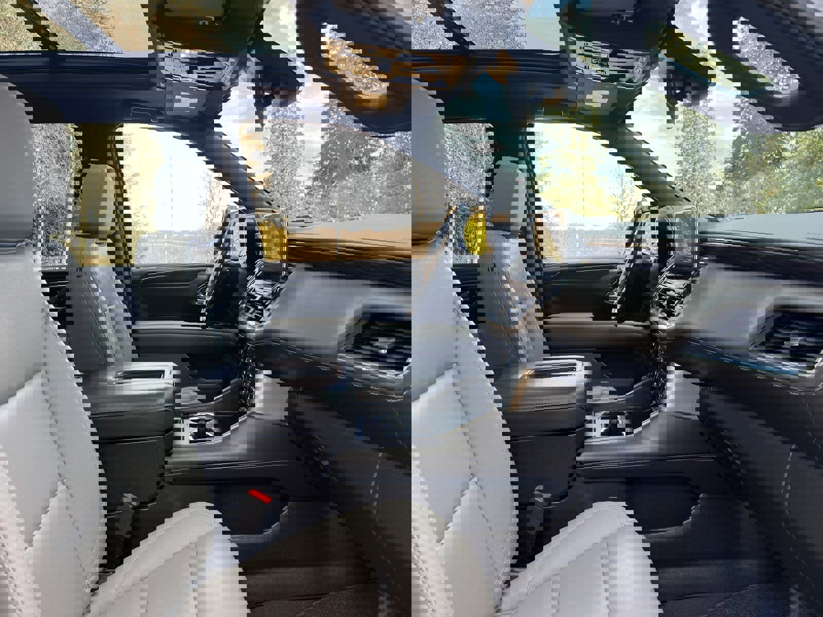 Used 2023 Chevrolet Suburban Z71 w/ Luxury Package image 20