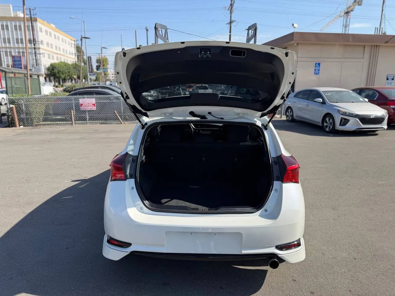 Used 2018 Toyota Corolla iM w/ Carpet Mat Package (TMS) image 24