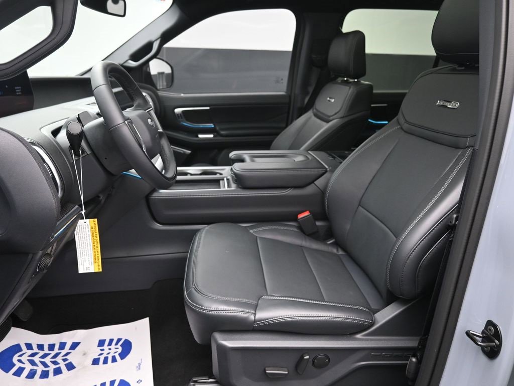 New 2025 Ford Expedition Platinum w/ Stealth Performance Package image 18