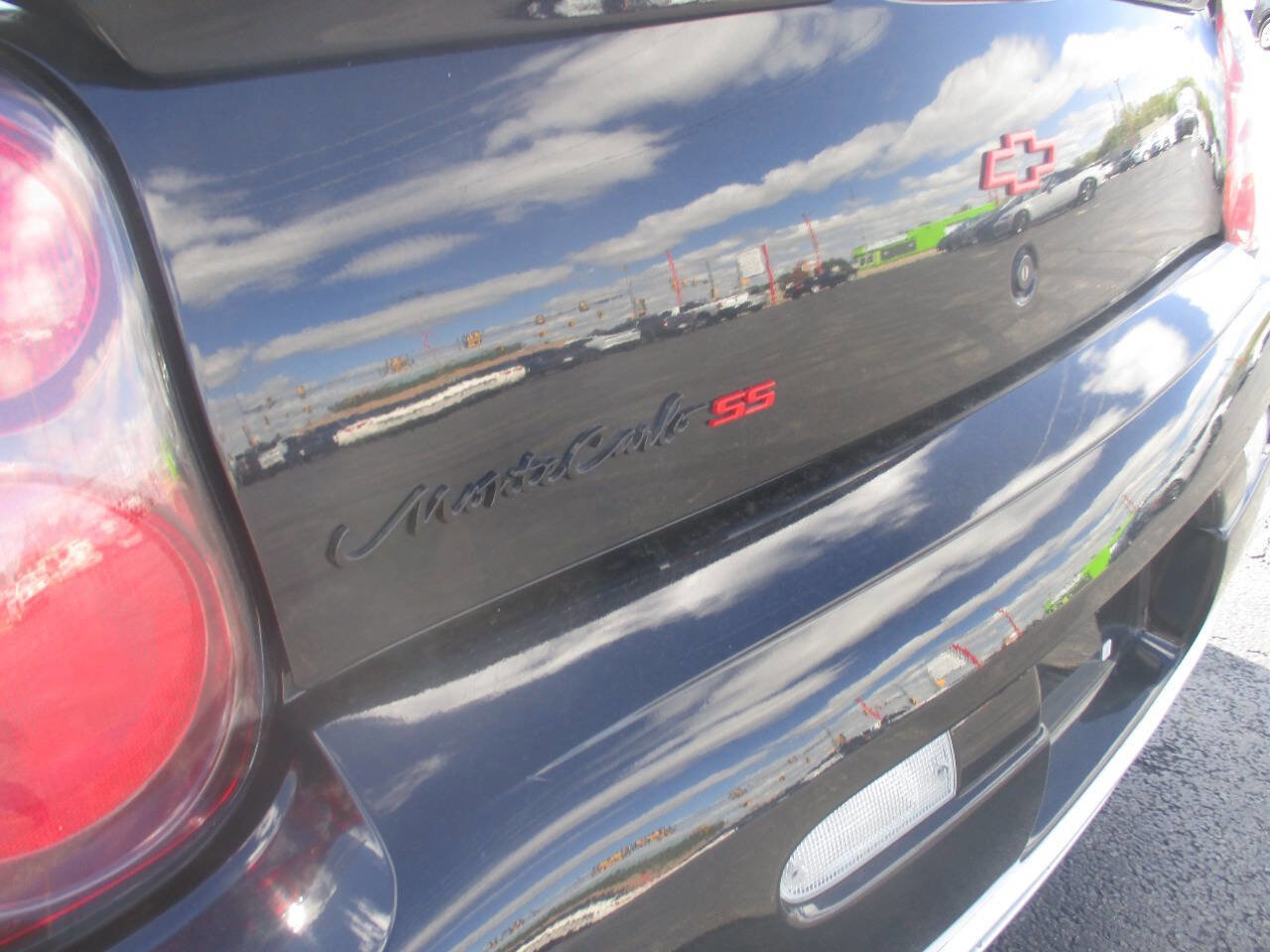 Used 2002 Chevrolet Monte Carlo SS w/ High Sport Appearance Pkg FWD image 6