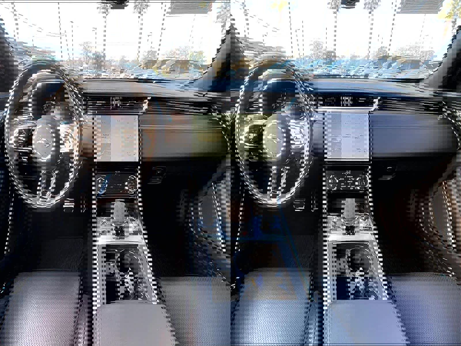 Used 2022 Jaguar XF SE image 15