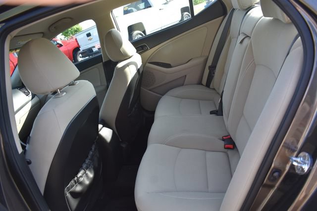 Used 2015 Kia Optima LX w/ LX Convenience Plus Package FWD image 16